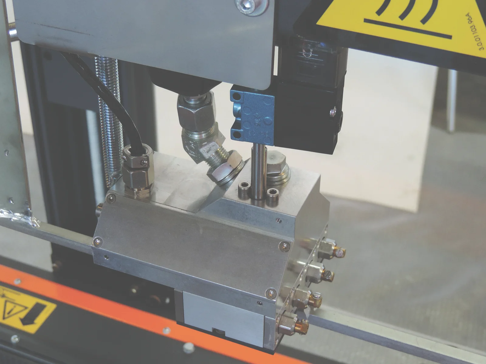 hot melt case sealer