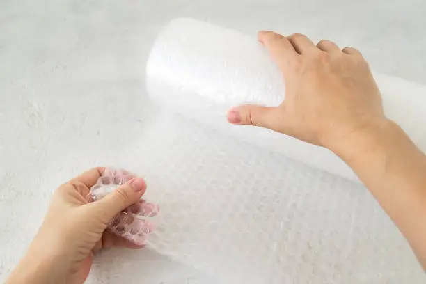 bubble wrapping roll